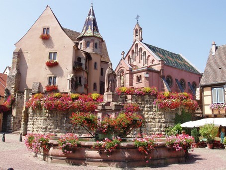 Eguisheim - Place St Leon - Photo G.GUYOT - Gite en Alsace